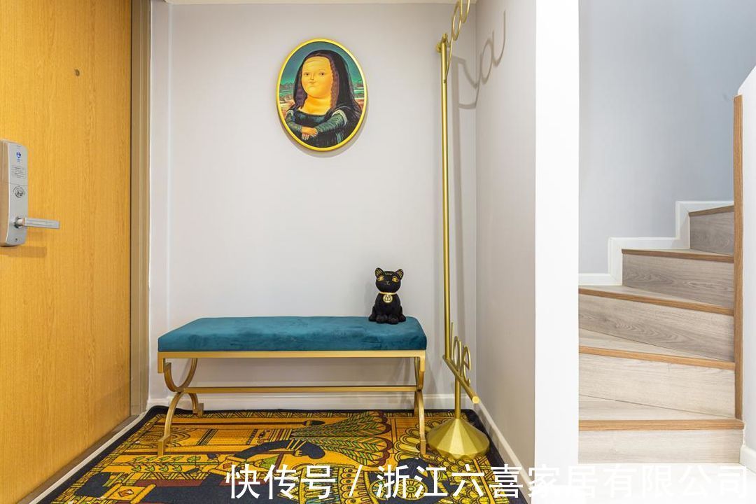 衣帽间|当时尚高级灰遇上粉色少女心,65㎡轻奢风打造理想的高品质居住空间