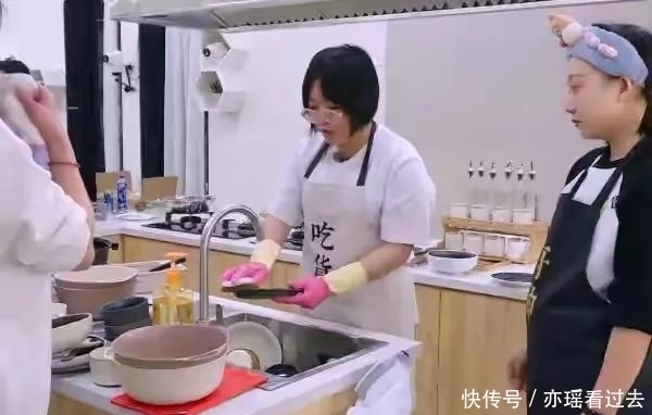 职场|舒淇再三挑事,李雪琴一句话叫她闭嘴:3招教你缓解职场尴尬