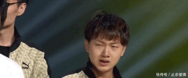 直播|Fly不满现状，直播吐露心声，抱怨QG“养刺痛都不要你”！