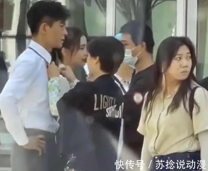 男主|baby兩檔綜藝在手,還進(jìn)組拍新戲好拼!男主路透一出:弟弟太嫩了