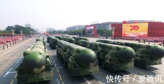中国这两次大阅兵很厉害,一次震撼亚洲,