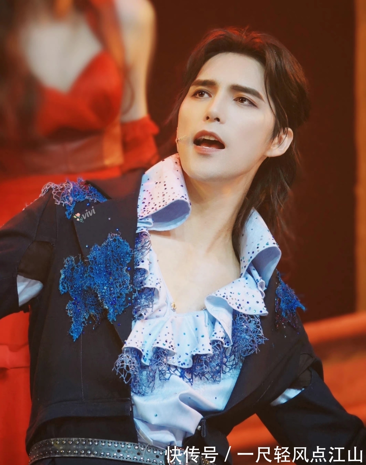 古典$他就像一幅古典的油画一样,真好看!