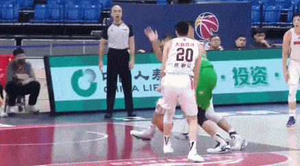 封蓋|送功夫熊貓兩火鍋!易建聯(lián)空砍18+7 創(chuàng)封蓋新高難救主