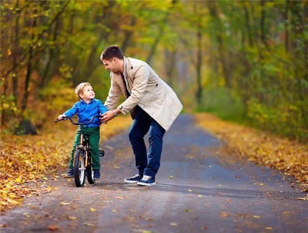 两个头|孕妇生下罕见“双头婴”,众人都来围观,专家的话却令人担忧