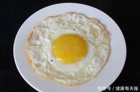 人他们|在家煎荷包蛋时,用凉油还是热油很多人多用错了油,难怪会粘锅