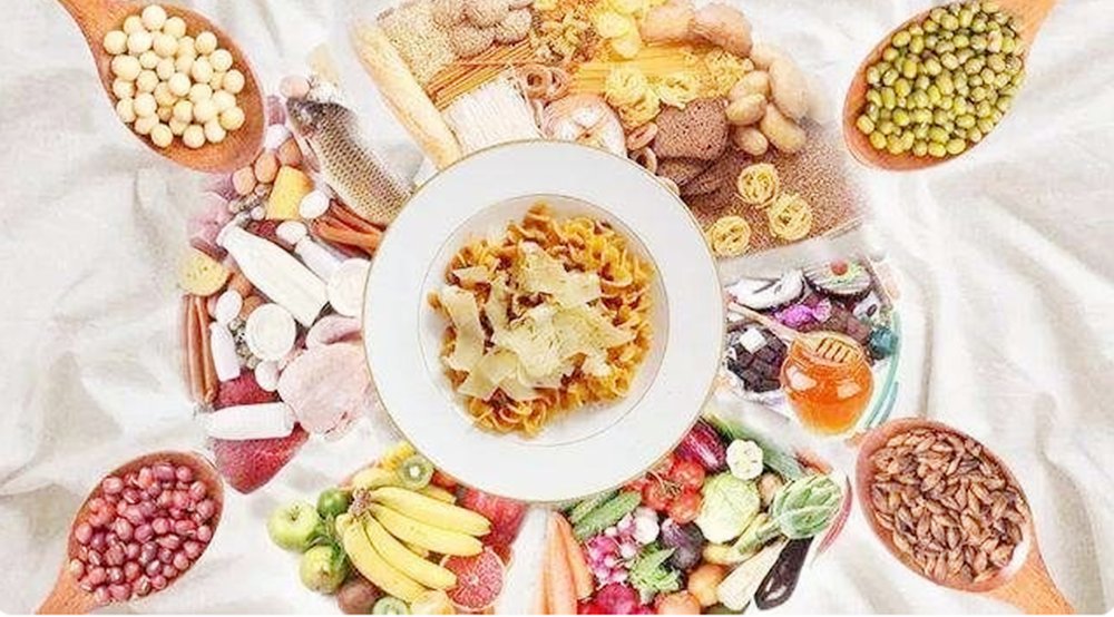 孩子睡觉时有3个现象，说明辅食添加过度，脾胃出现问题了