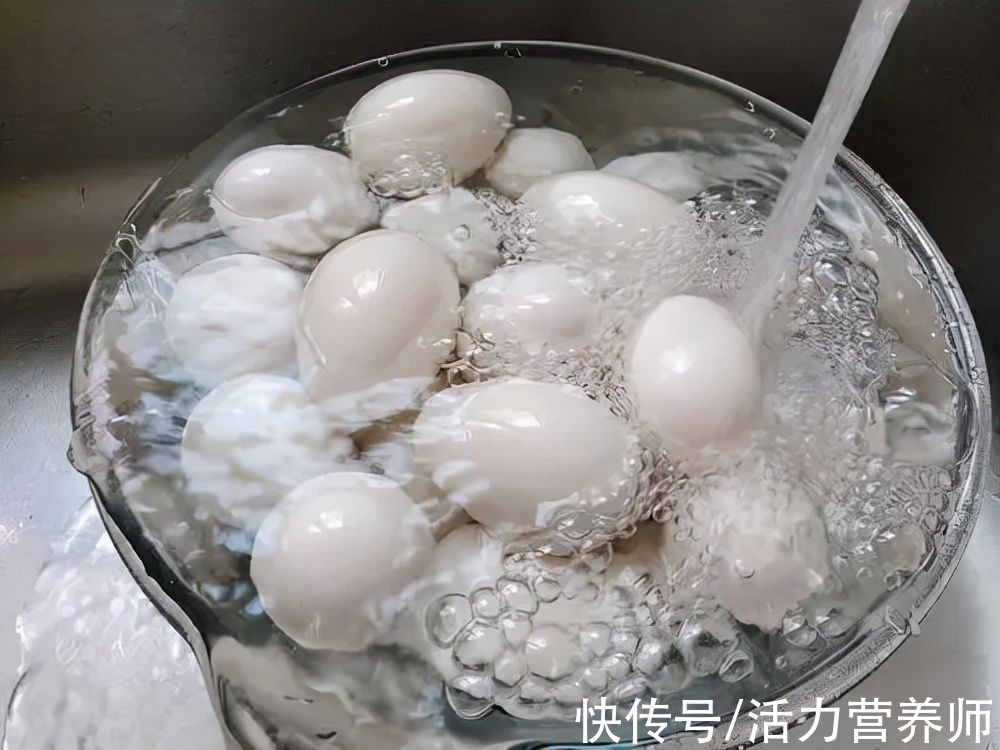 为什么咸鸭蛋这么多,“咸鸡蛋”却很少?不管如何这2类人应禁口