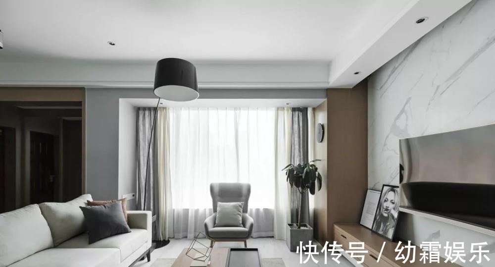 原木色|夫妻的现代简约三居，黑白灰+原木色高雅轻奢，小书房最酷，晒晒