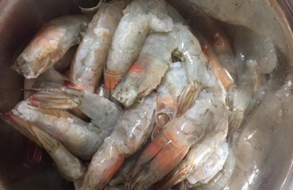 大虾别用水煮,教你一个简单做法,酥香过瘾,虾肉嫩滑,太好吃了