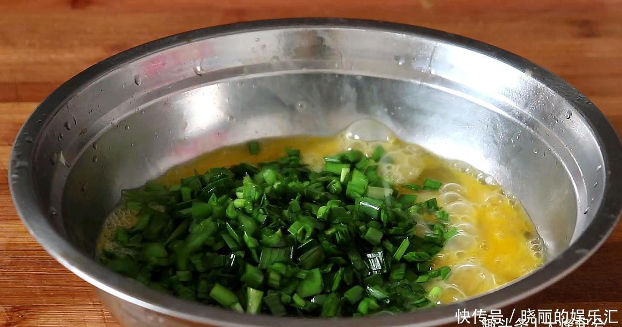 面条别再煮着吃，教你1个新鲜做法，搞定全家早餐，全家都爱吃