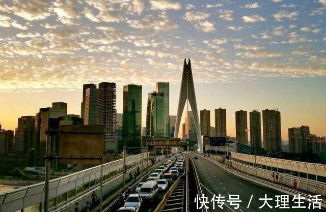 红城市|国内“最有良心”的城市，吸引了很多人来旅游，物价便宜不宰客