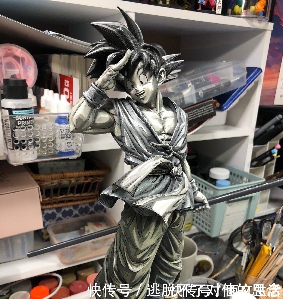 荒木|网友二次改造手办,按个人喜好给手办做涂装,立体手办像纸片