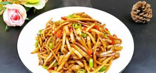 饭店最火的这道菜，教你在家做出来，全家人都抢着吃，超级下饭