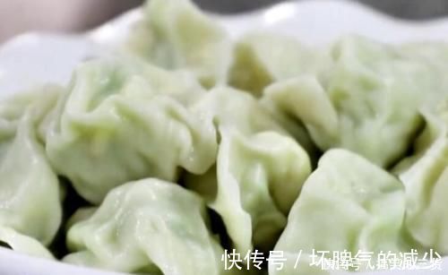 饺子皮|夏天,韭菜茴香靠边站,用它包饺子最香,3块钱1斤,我一周做2回