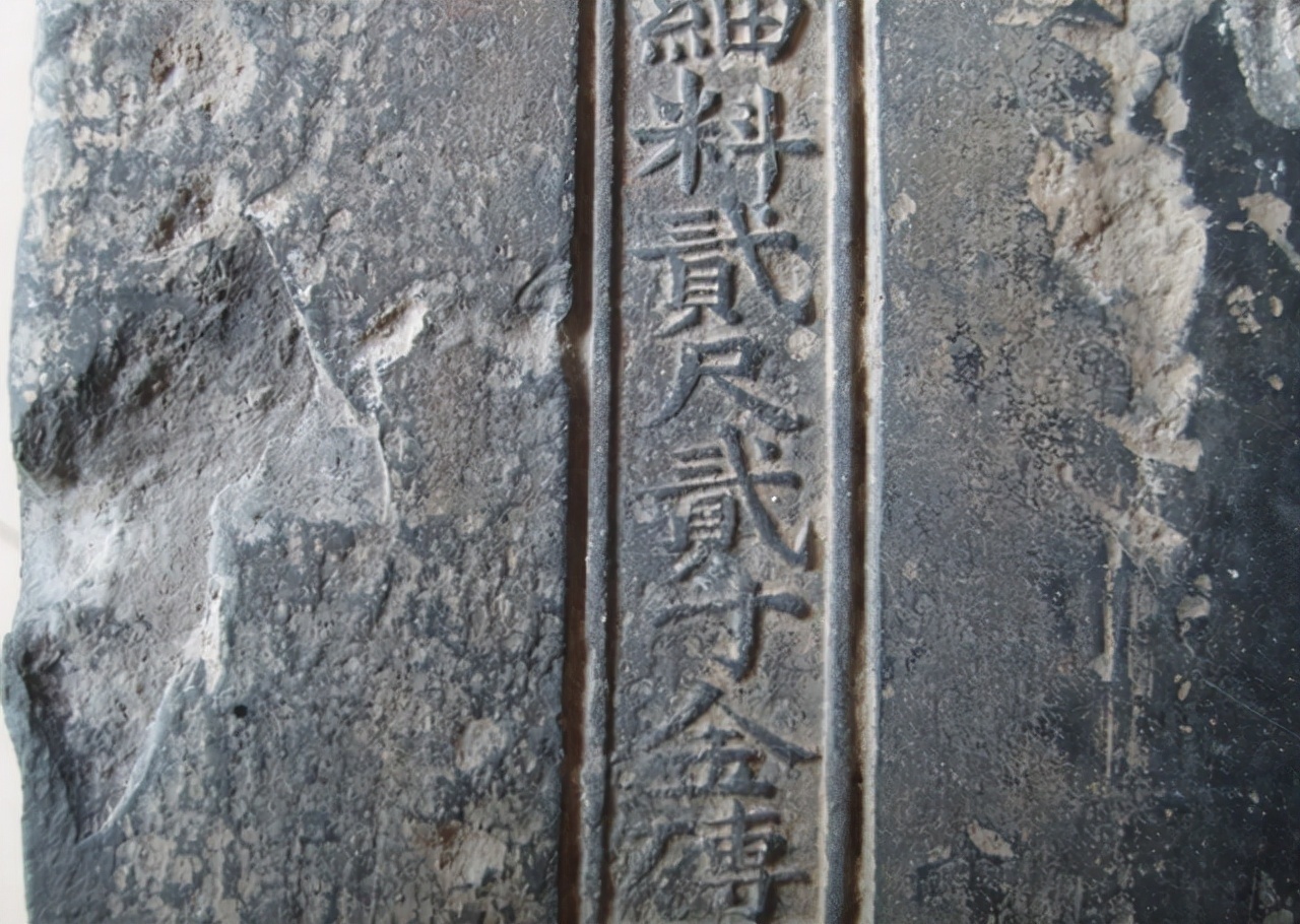 五彩花$人们以为紫禁城铺地只能用金砖,其实花斑石更高档,它为何绝迹了