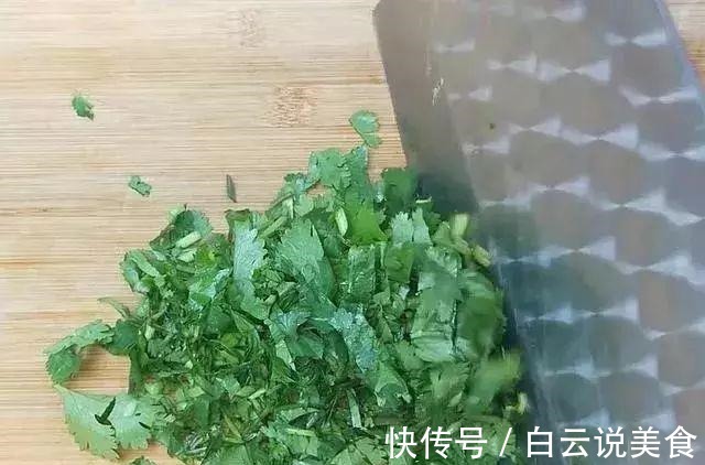 丸子的新做法,又香又鲜,非常适合这个寒冷的季节吃!