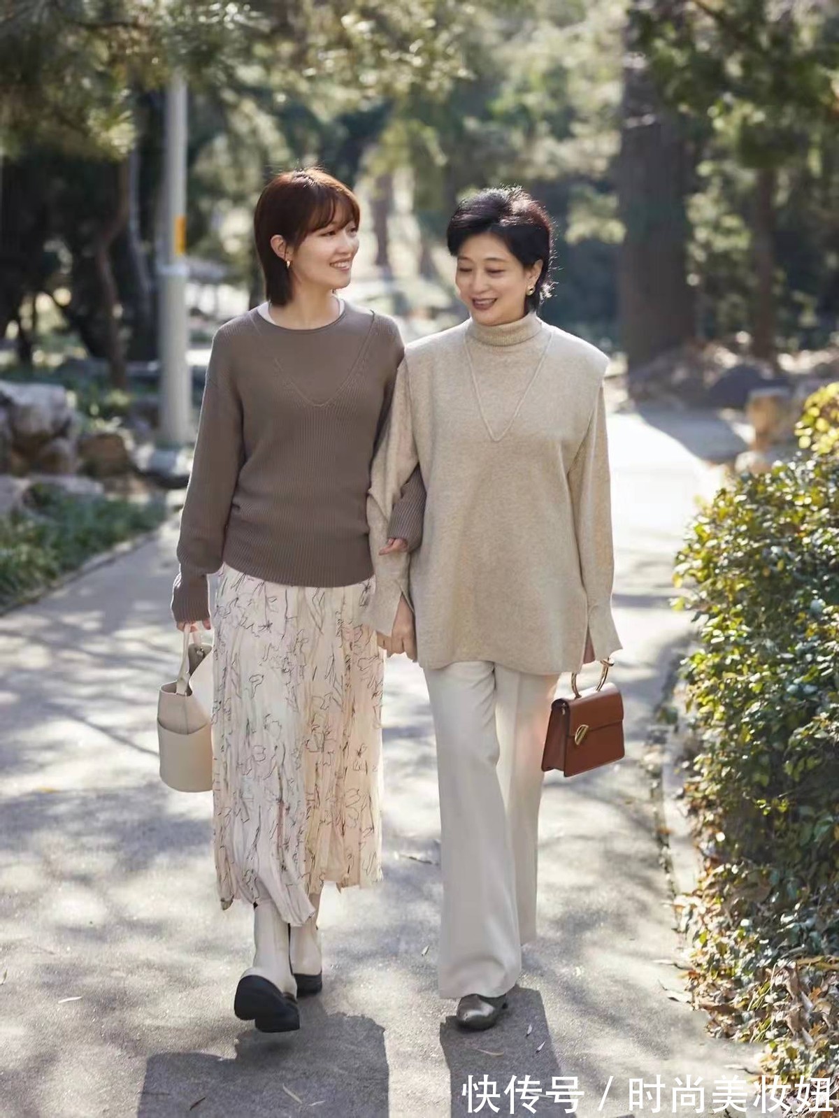 毛衣 这才是妈妈该学的穿搭,简约高级又显气质,普通人也hold得住