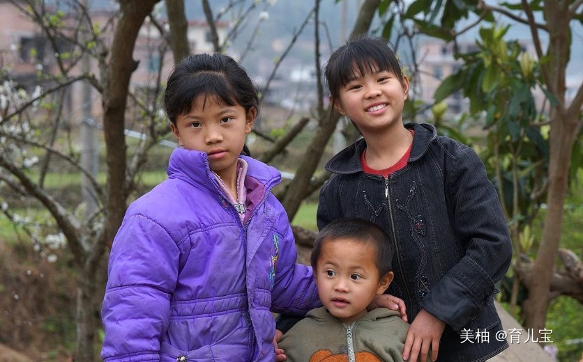 缺点|比起独生子女，多孩家庭这些缺点愈发明显，每一种都影响孩子感情