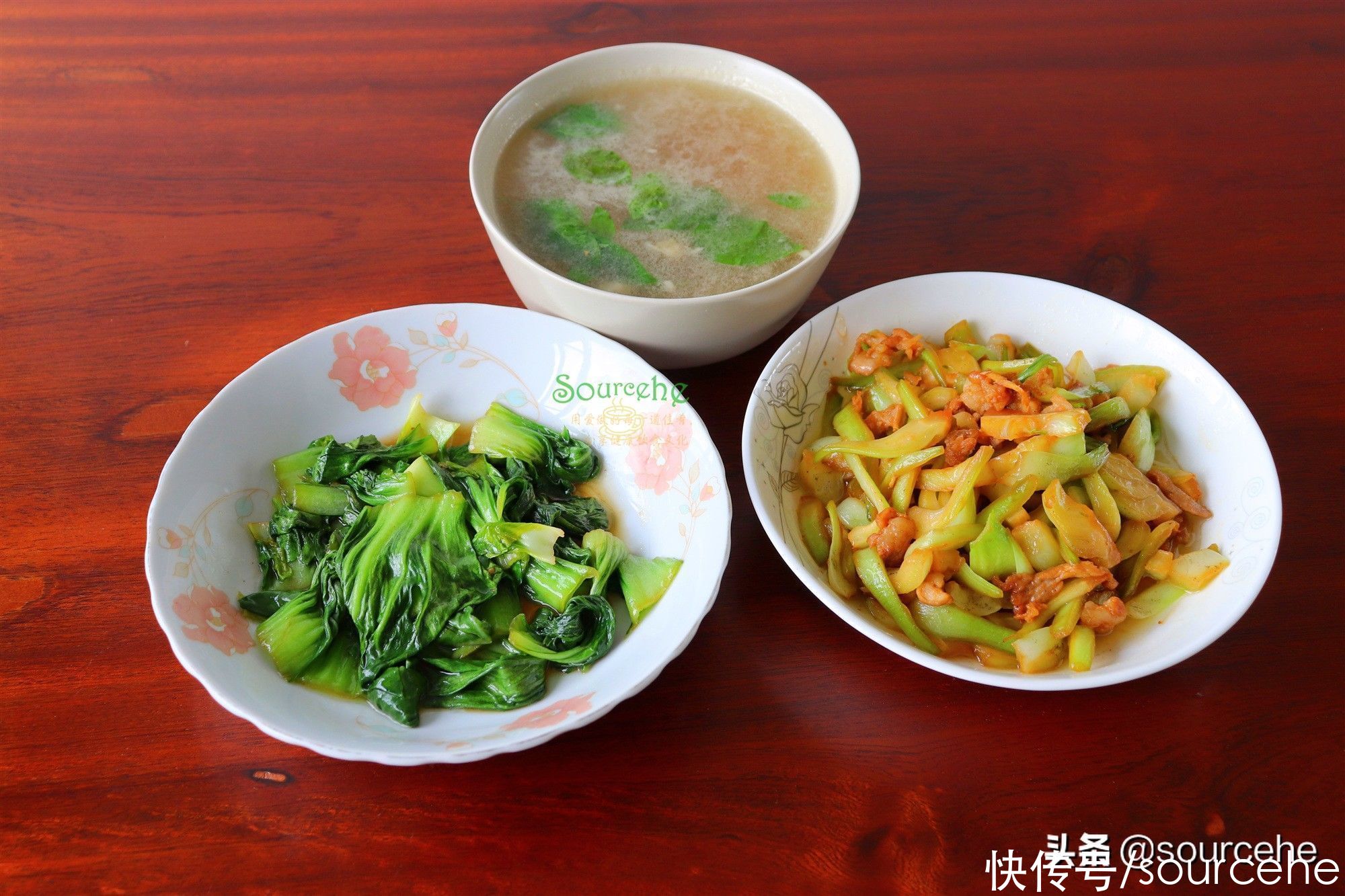 回家|2个单身女孩的晚餐，三菜一汤，不足10元，网友：可以娶回家