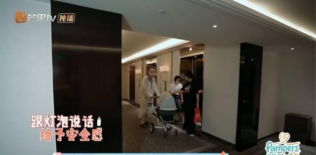 月子中心|李艾生孩子脐带绕颈顺产侧切,月子餐还有火龙果,米饭好大一碗