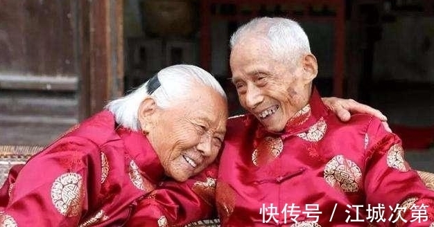 特征|长寿老人的4个共同特征,若你全有,可能长寿离你越来越近