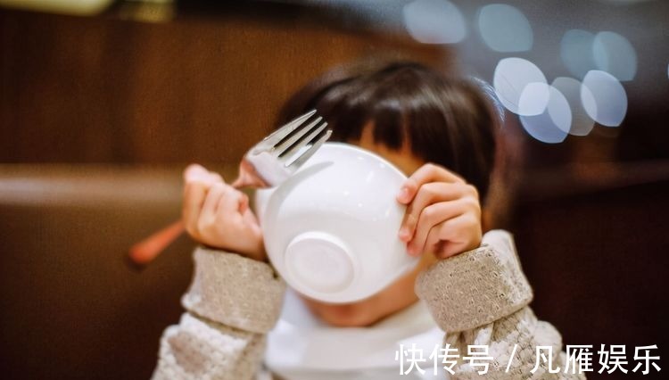 睡着|孩子熟睡后总爱“满床打滚”?是睡得不安稳吗?及早了解帮助孩子