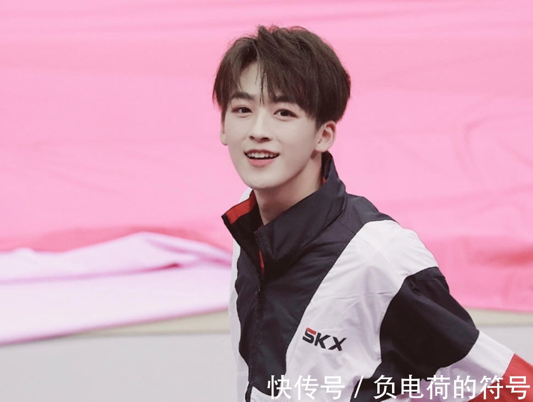 徐一宁|何洛洛应援色应援口号?何洛洛的粉丝名字是什么?