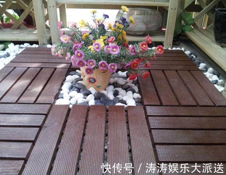 瓷砖|越来越多人家里阳台不铺瓷砖了，如今都流行用防腐木来替代