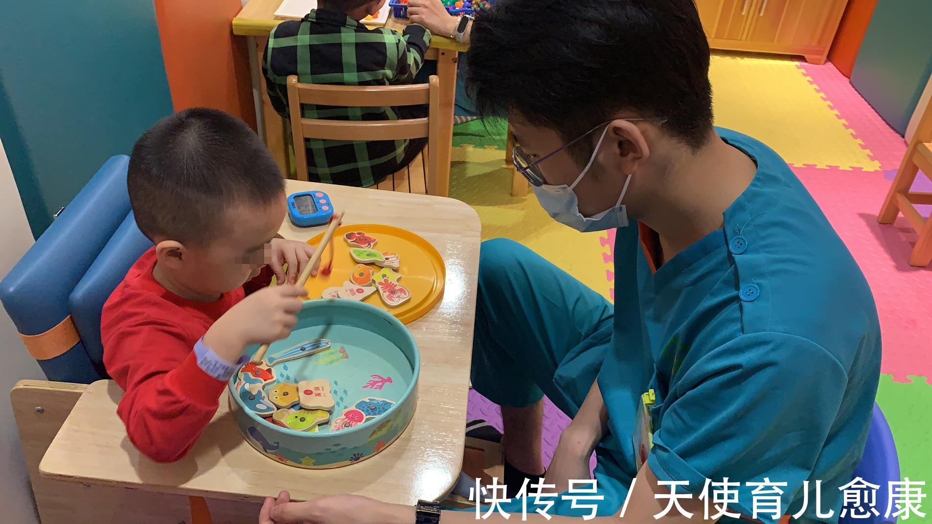 专注力|天使讲堂:自闭症孩子注意力不集中,这几个原因你知道吗?