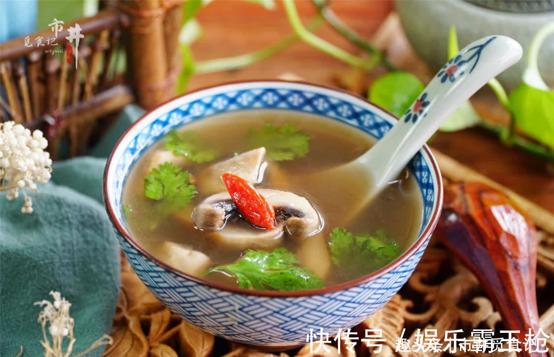 菜市场碰到这菇别手软，买上半斤煮汤，鲜的不得了，家人都爱喝