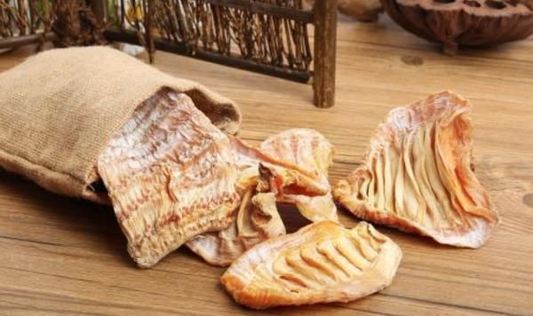 笋干正确泡发方法,饭店大厨都在用,水中加点它,笋干鲜美无异味