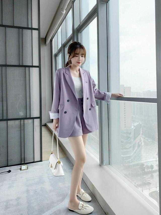 美甲|想提升气质,穿衣不用太复杂,紫色西服+西裤简约干练,超好看