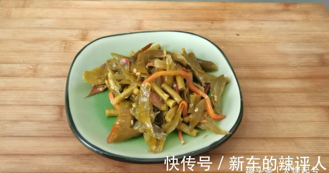 炒莲藕片|炒莲藕片不发黑，掌握2点小技巧，脆爽清甜又开胃，颜色透亮不黑