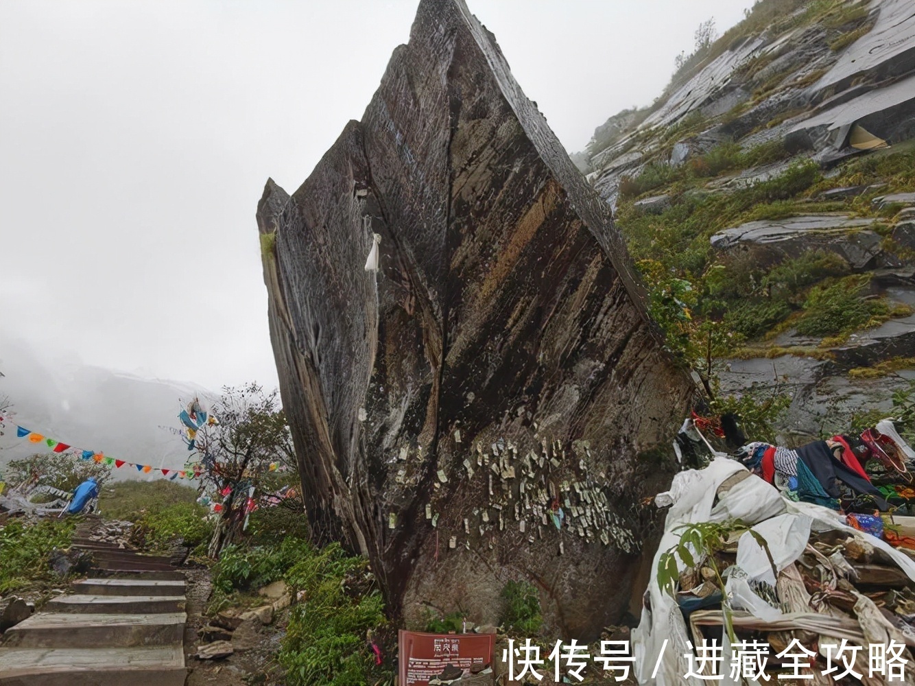 徒步|深藏在冰川雪山怀抱之中的雨崩，人们说这里的徒步是史诗级的