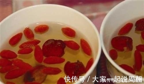 泡水|十个人九个腰痛,此物泡水喝,腰不疼了,腿不酸了,早知早健康