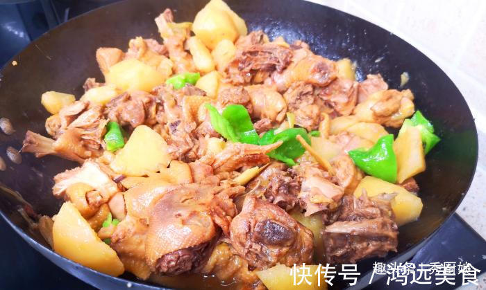 炖鸡|全家迷上此面食,三天两头做一次,饭菜一锅出,发朋友圈被点赞