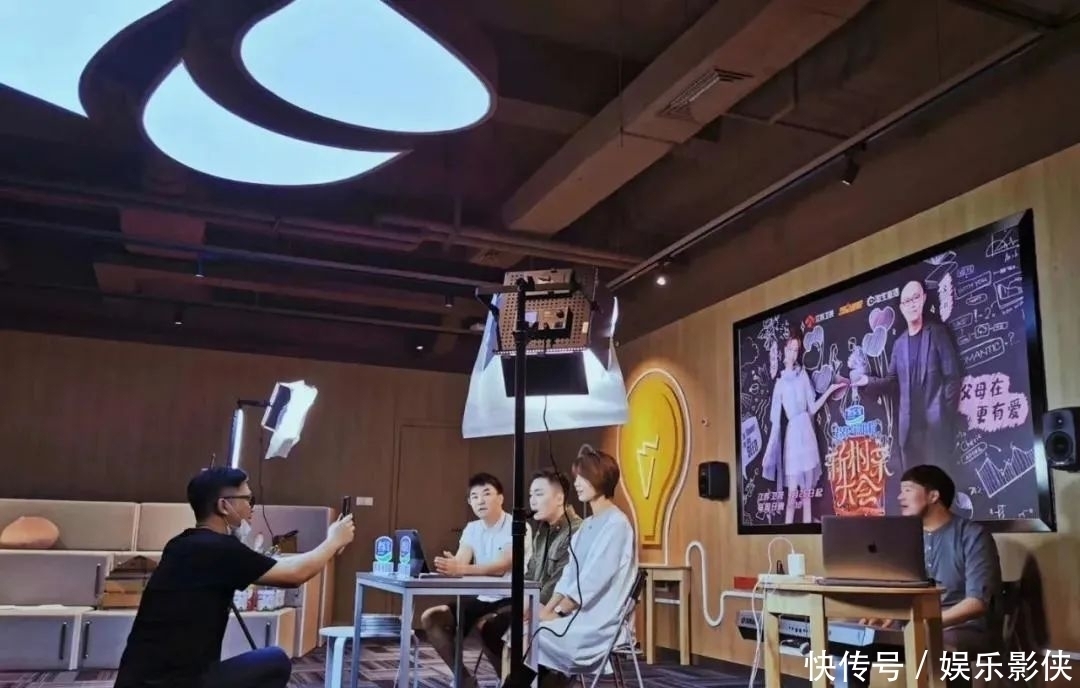  话题|解码情感“刚需”，《新相亲大会》用创新对婚恋话题精准“把脉”