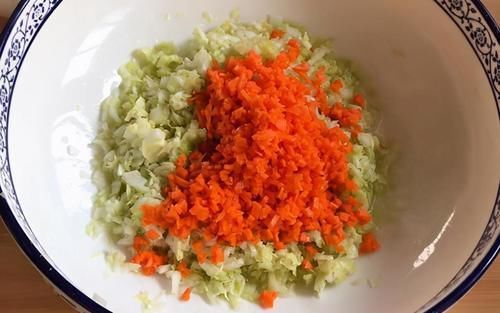 天凉早餐别将就,做个蔬菜饼,10分钟搞定,