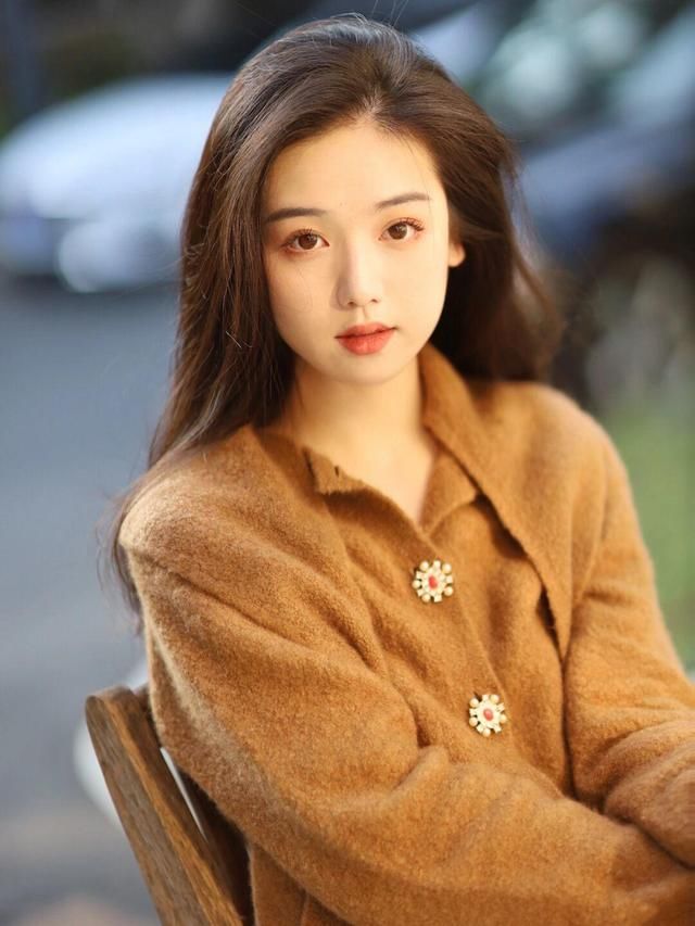 实用 毛衣才是冬季的必备单品，为你分享几个实用款，百搭温柔又显气质