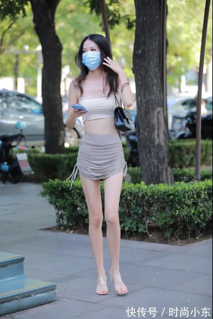 抹胸 高跟抹胸短裙美女,双腿白皙魅力四射