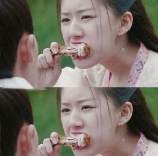 鸡腿|同样是假吃鸡腿,李沁优雅,杨紫接地气,看到她口水就要流出来了