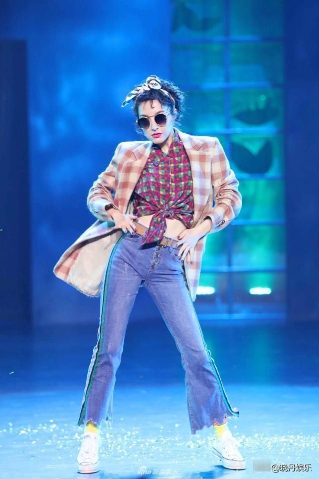 吴昕在《快本》唱歌跑调,在《浪姐》却魅力四射,这些都是人设