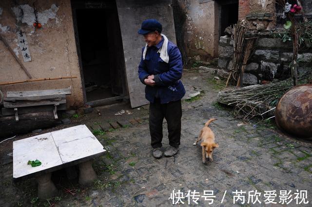 光棍汉|四光棍汉,深山甘做“苦行僧”,清苦生活一天一顿过午不食