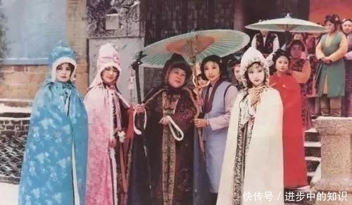 孙媳妇&贾母早已承认黛玉孙媳妇的身份,这个奇怪的称呼,让人纳罕