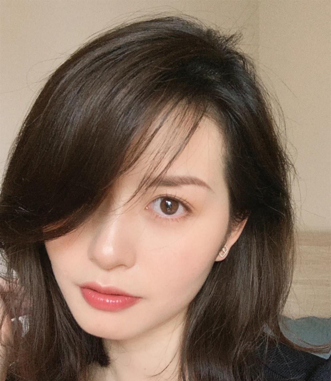  选错|你适合“中分”还是“偏分”看这几点就知道，选错拉低颜值