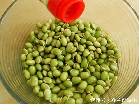 这道凉拌菜,简单味美,常吃让我们远离脂肪肝