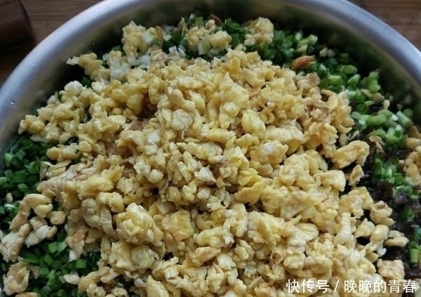 搅拌均匀|包韭菜鸡蛋饺子，千万不要直接拌馅，多加1步，饺子更香，更入味