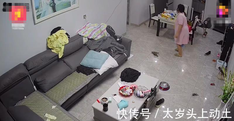 宝宝|湖南一宝宝趴沙发上睡觉，爸爸“上菜”进屋，妈妈一旁笑出鹅叫