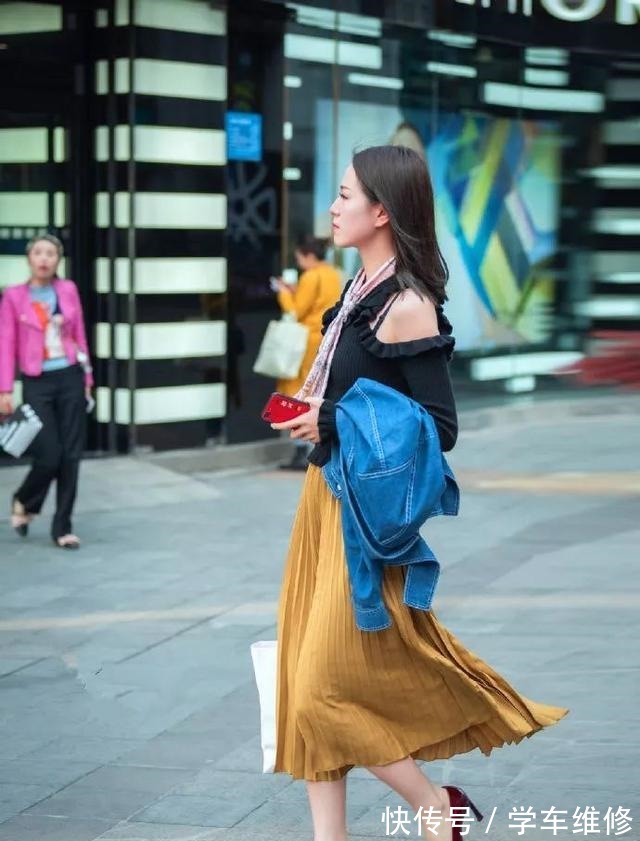 毛衣 针织毛衣开衫搭配九分牛仔裤,自信优雅,温婉大方!