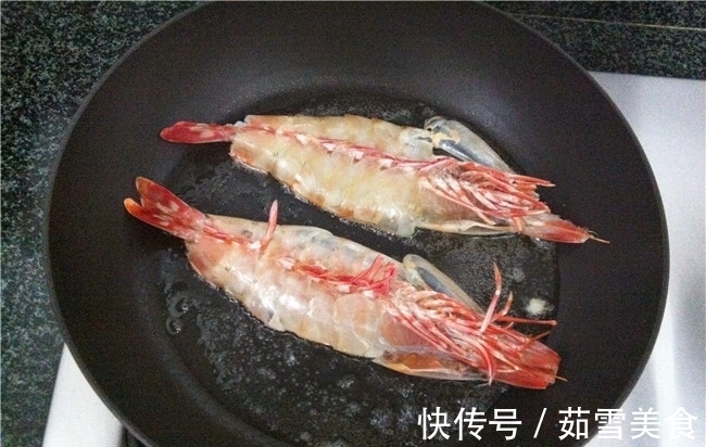 此法烹调冷冻虾,鲜味迅速提升,肉质紧实越嚼越香,高端大气